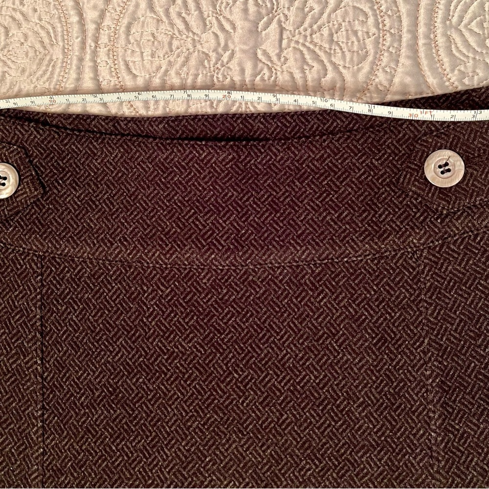 Ann Taylor black patterned skirt with a flair size 8 - Picture 4 of 5